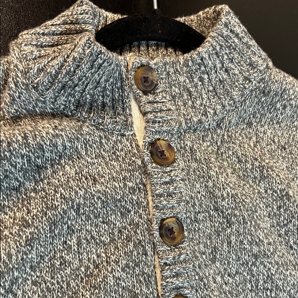 Izod Gray Button-Up Crewneck‎ Sweater - Picture 4 of 6